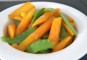 Wortels en peultjes koken